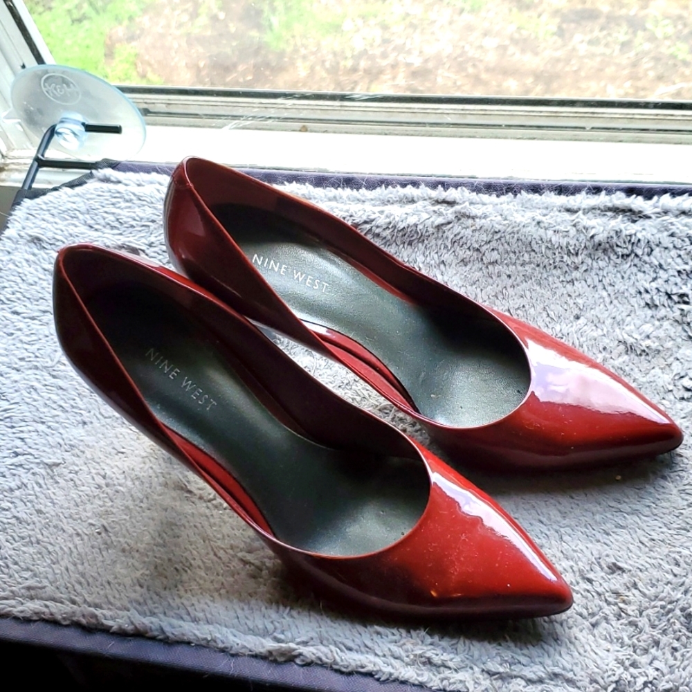 High heel pumps